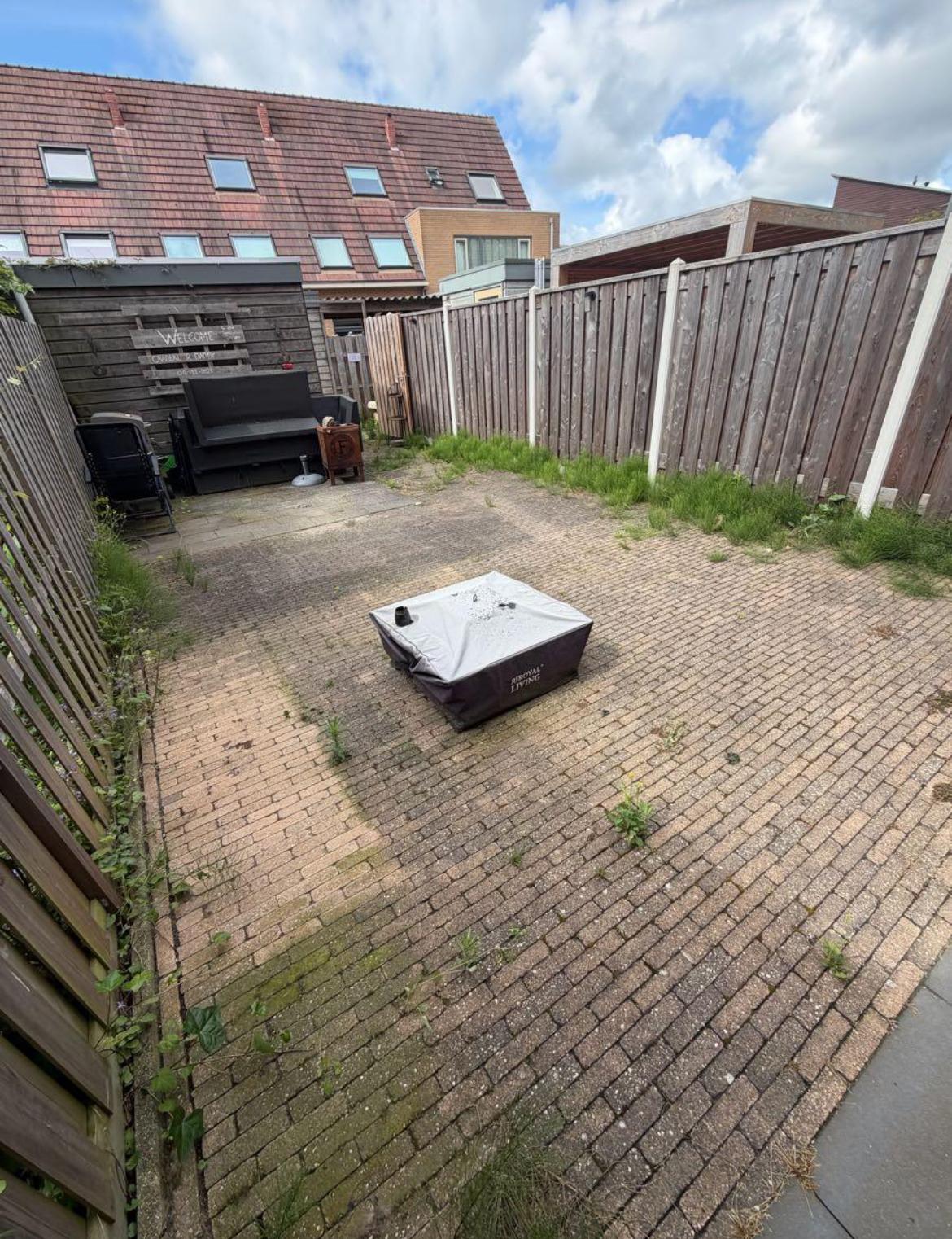 Voor: Voortuin in aanleg